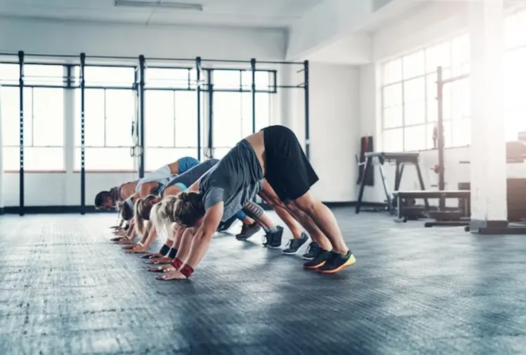 dynamic stretching warm up people gym