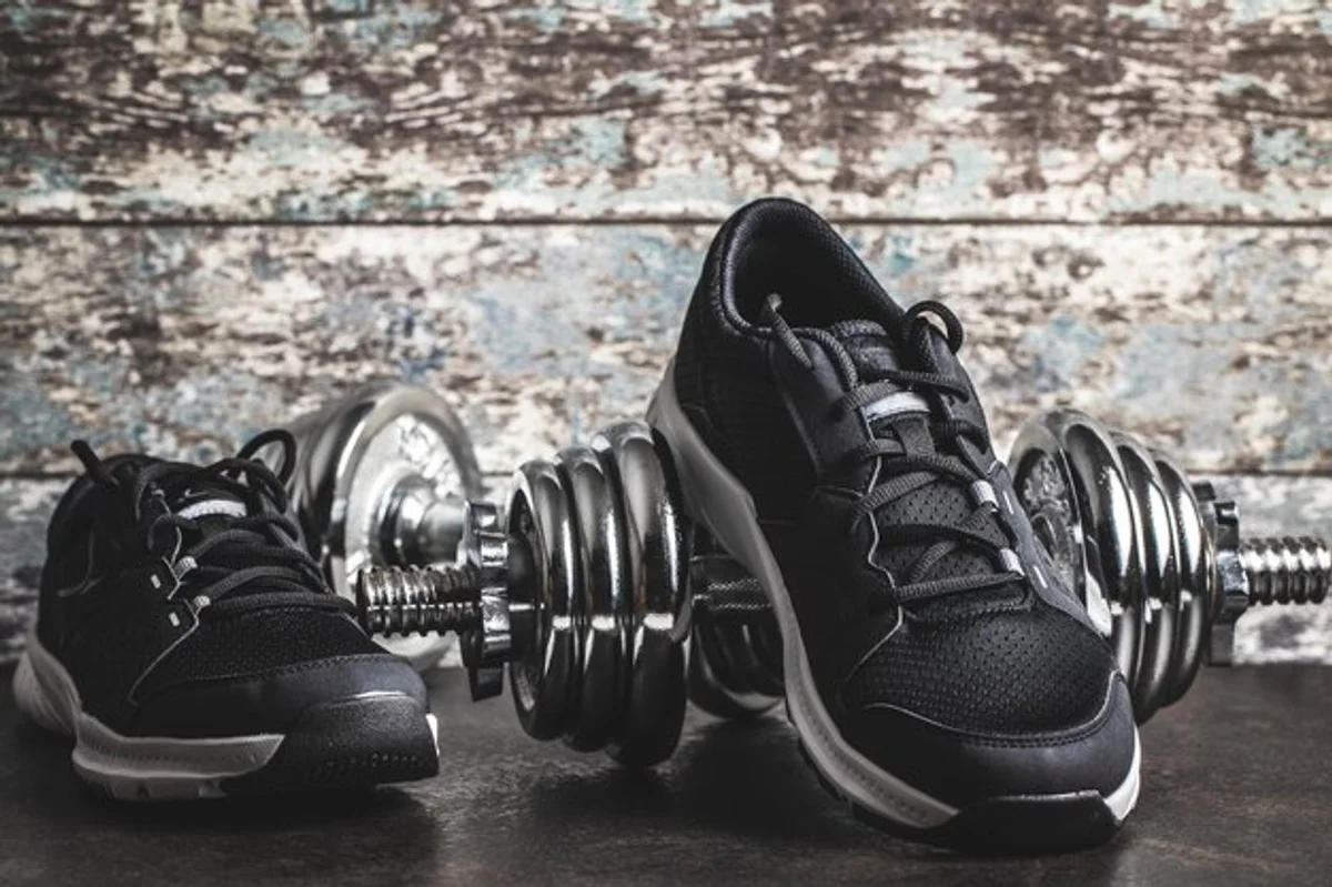 home workout using old sneakers living room