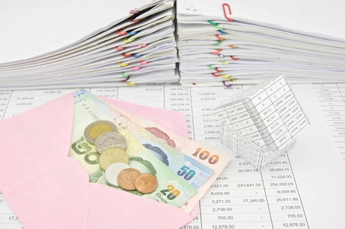 saving money grocery shopping Germany list