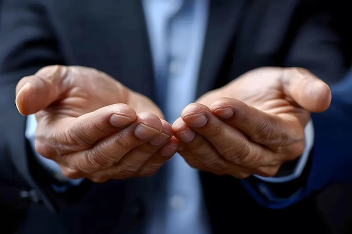 open palm gesture trust friends human body language