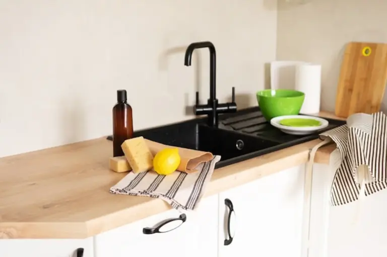 lemon juice cleaning pan eco kitchen