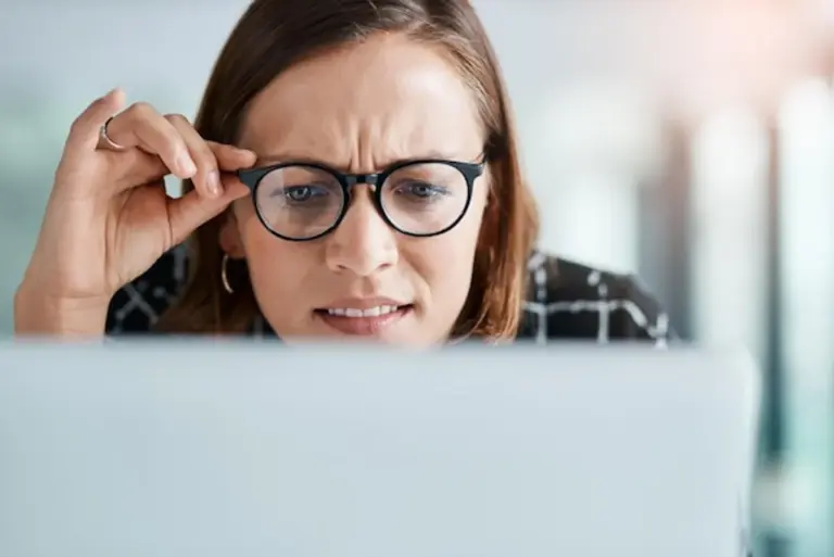 confused colleagues miscommunication office