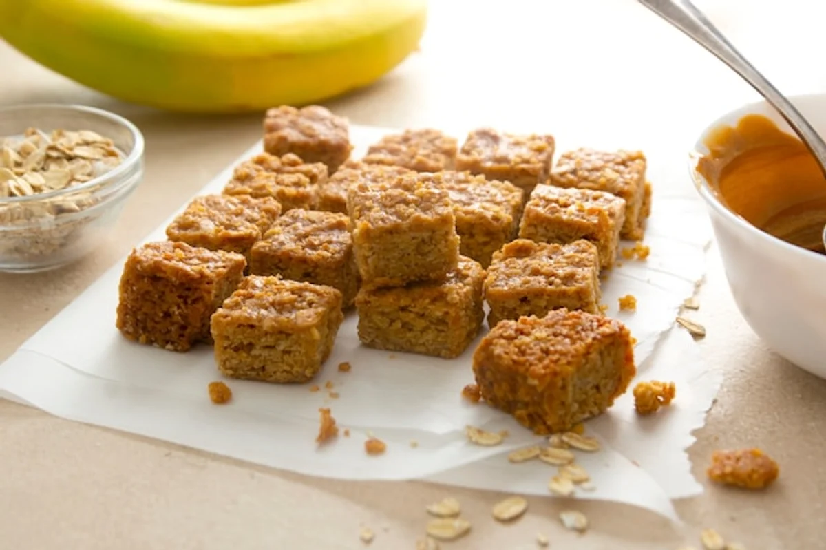 homemade energy bites banana oats peanut butter