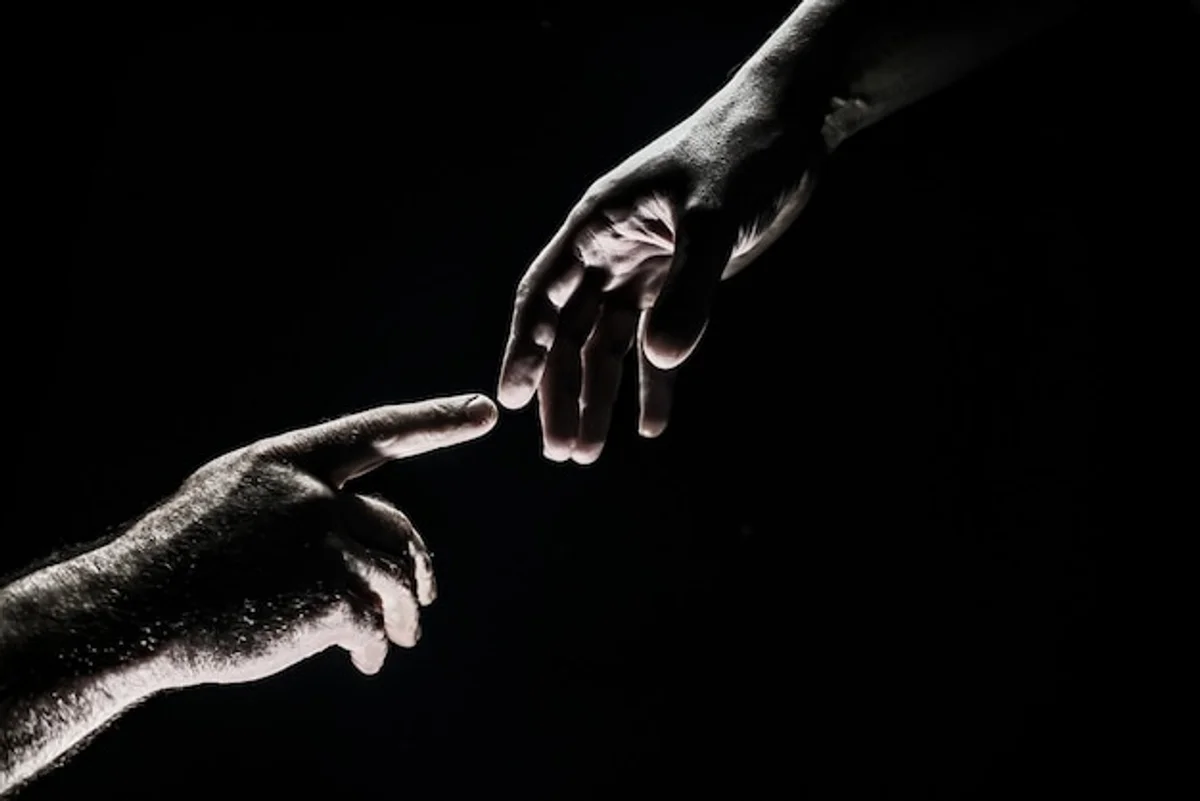 subtle couple touch hand emotional connection