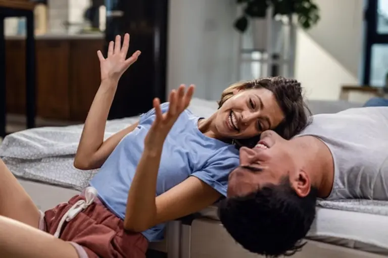 funny couple authentic laugh relationship
