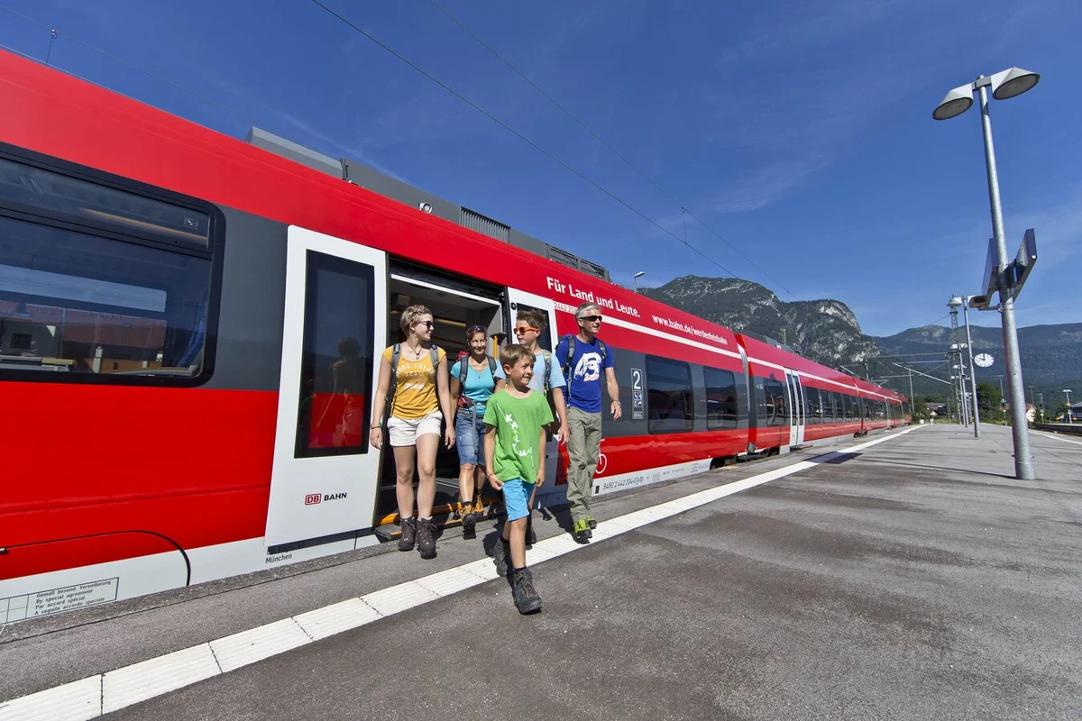 zug fahren deutschland panoramic landscape cheap tickets