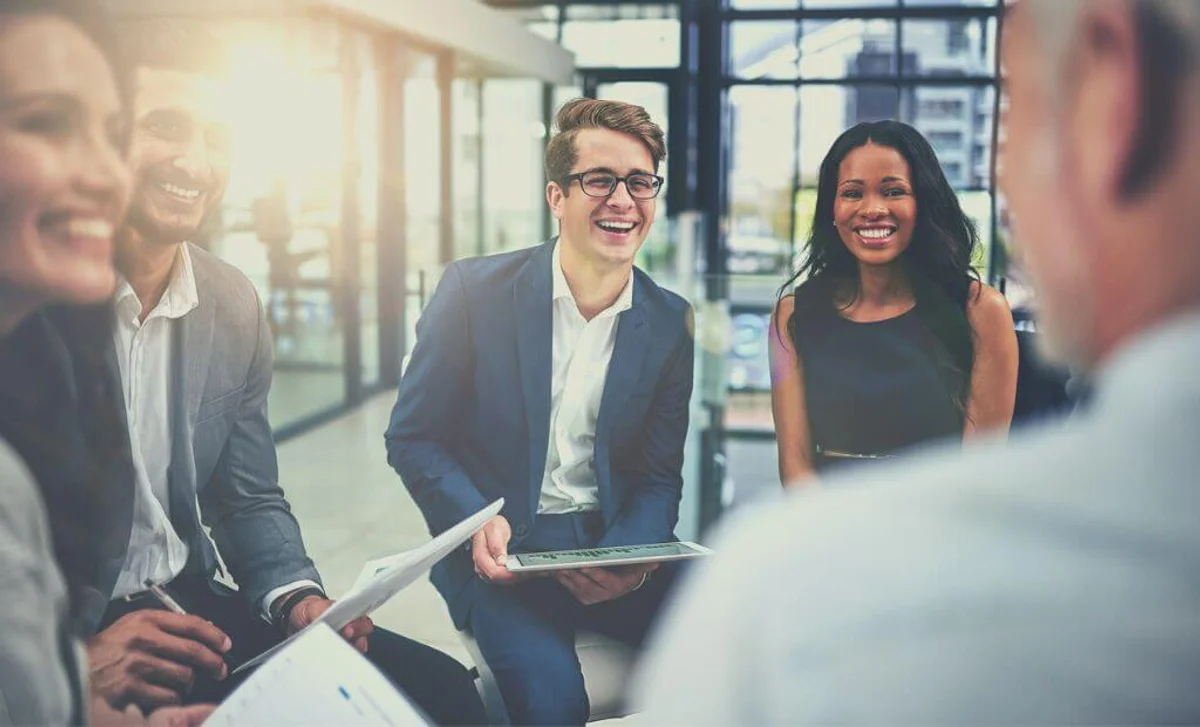 awkward compliment group work German office