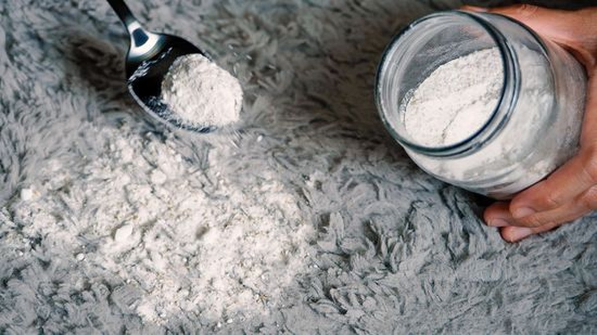 Backpulver in die Matratze: Was nach 12 Stunden passiert - image 1