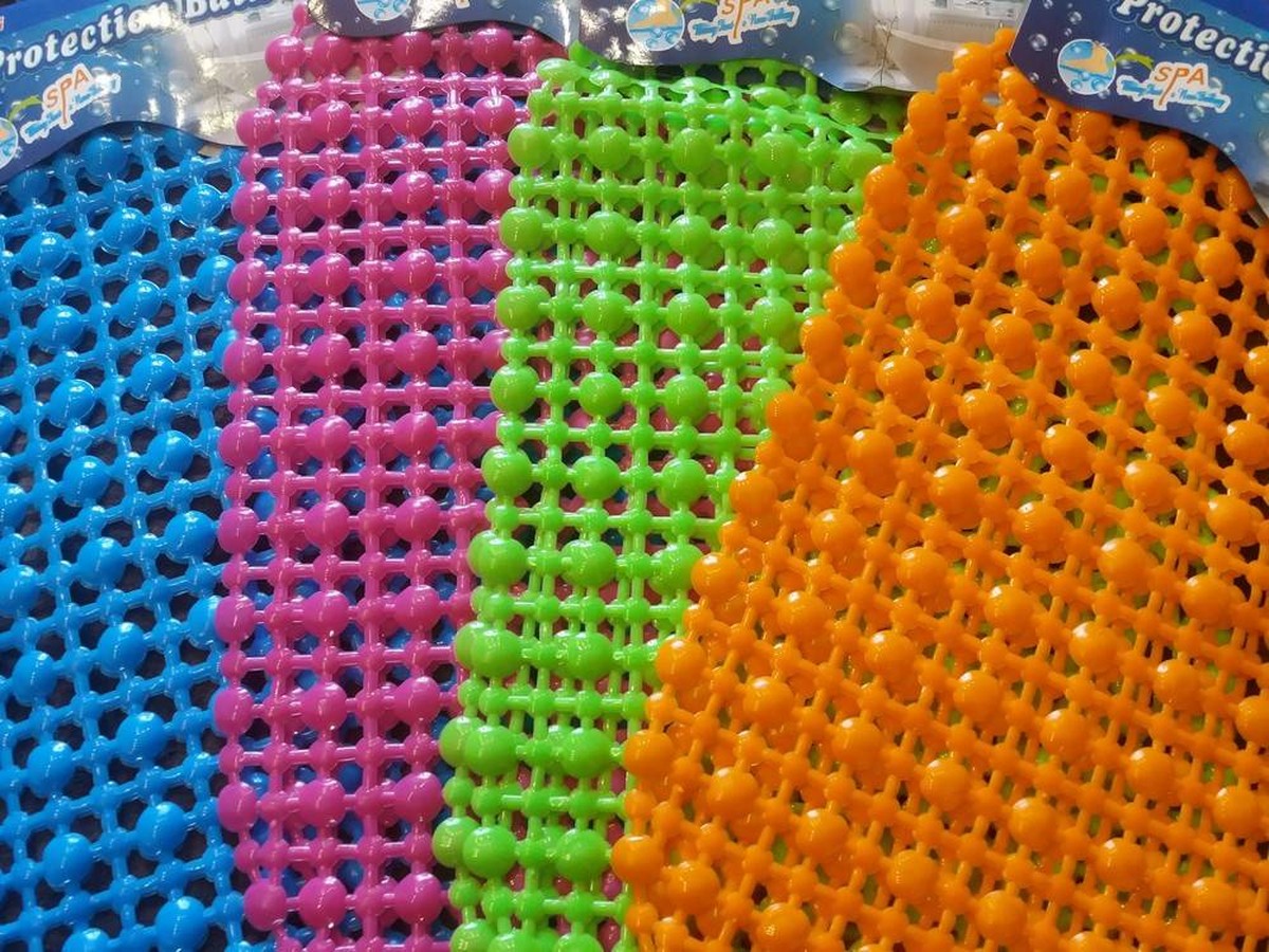 Plastikfolie unter dem Teppich: Der Geheimtipp gegen Rutschgefahr und Verschleiß - image 2