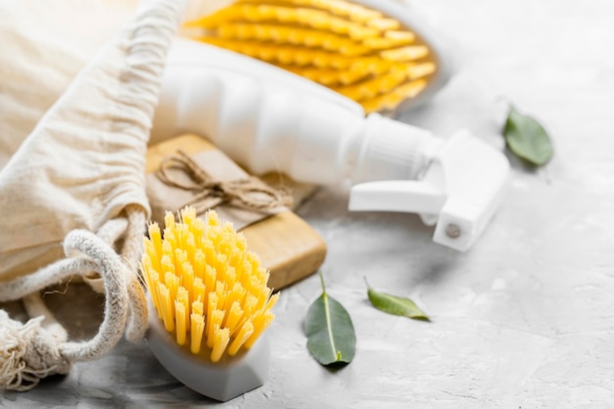 Putzmittel-Vergleich: Natürlich oder Chemie – was wirklich saubermacht - image 1