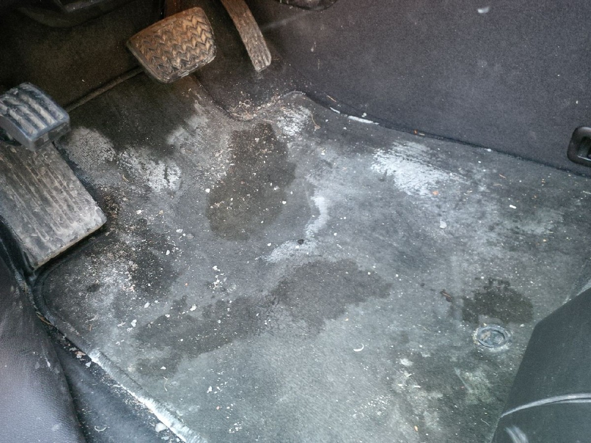 Salz auf dem Teppich: Das Wundermittel gegen Flecken, das niemand kennt