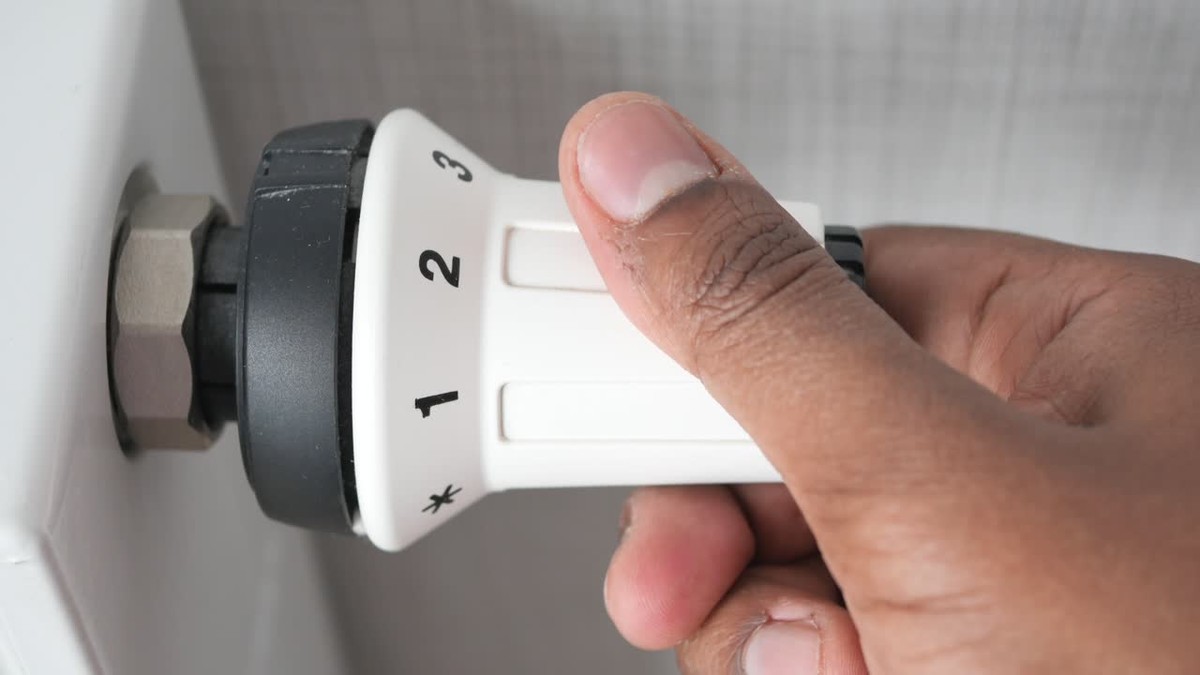 So senken Sie die Heizkosten im Dezember ohne Frieren - image 1