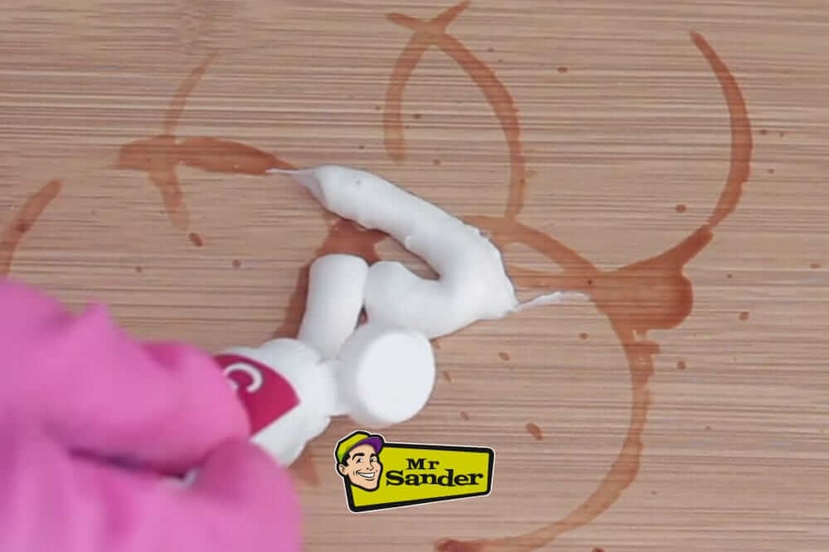 Zahnpasta auf Kratzer im Parkett? Das Geheimnis der Möbelpolitur - image 1