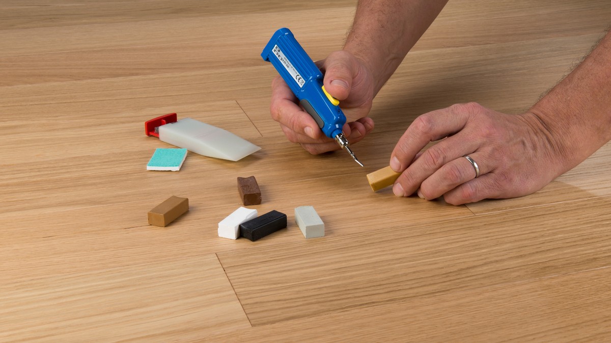 Zahnpasta auf Kratzer im Parkett? Der 2-Minuten-Trick, den Handwerker kennen - image 1