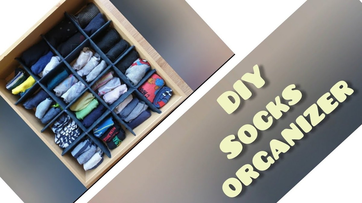 Alte Socken als Staubfänger: Das geniale Lifehack-System für Regale