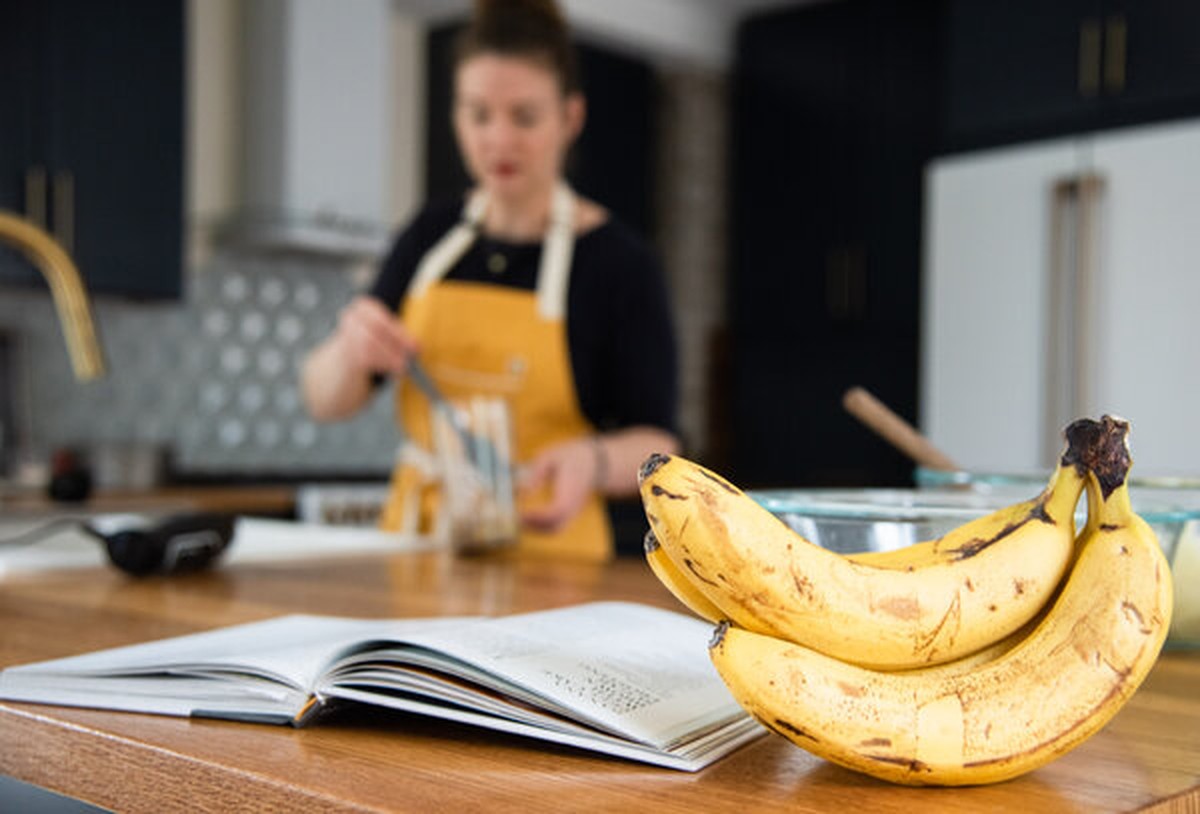 Bananenschale an der Fensterbank: Der natürliche Insektenschutz, den niemand kennt - image 2