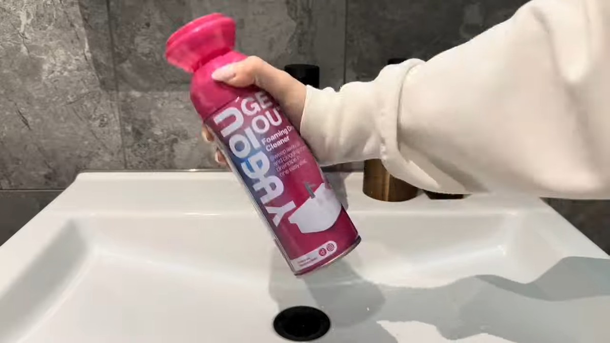 Essig und Backpulver im Abfluss: Das chemische Wunder gegen Rohrverstopfung - image 1