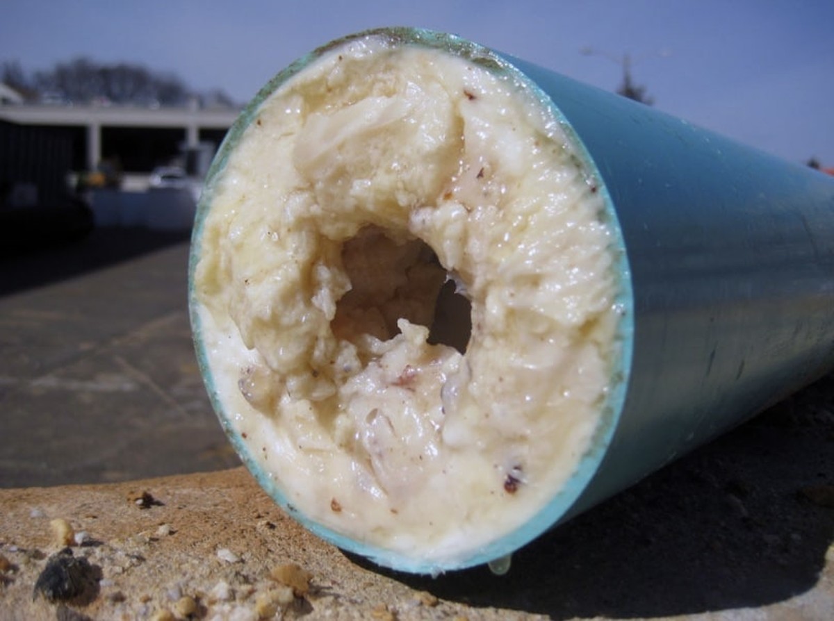 Klempner warnen: Diese fette Substanz zerstört Ihre Rohre dauerhaft - image 1