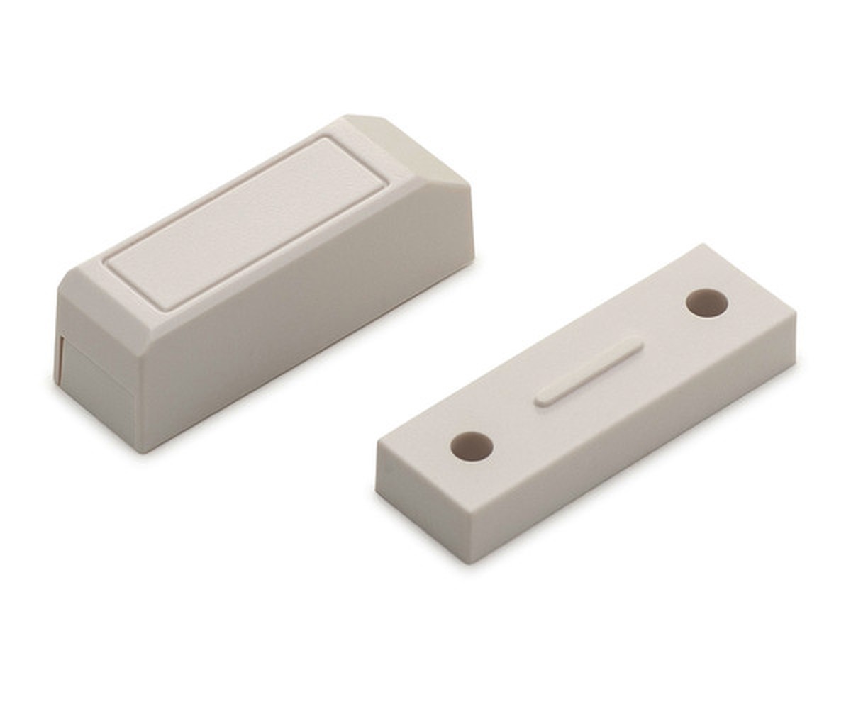 Magnete an Fensterrahmen anbringen: Der vergessene Trick gegen Zugluft