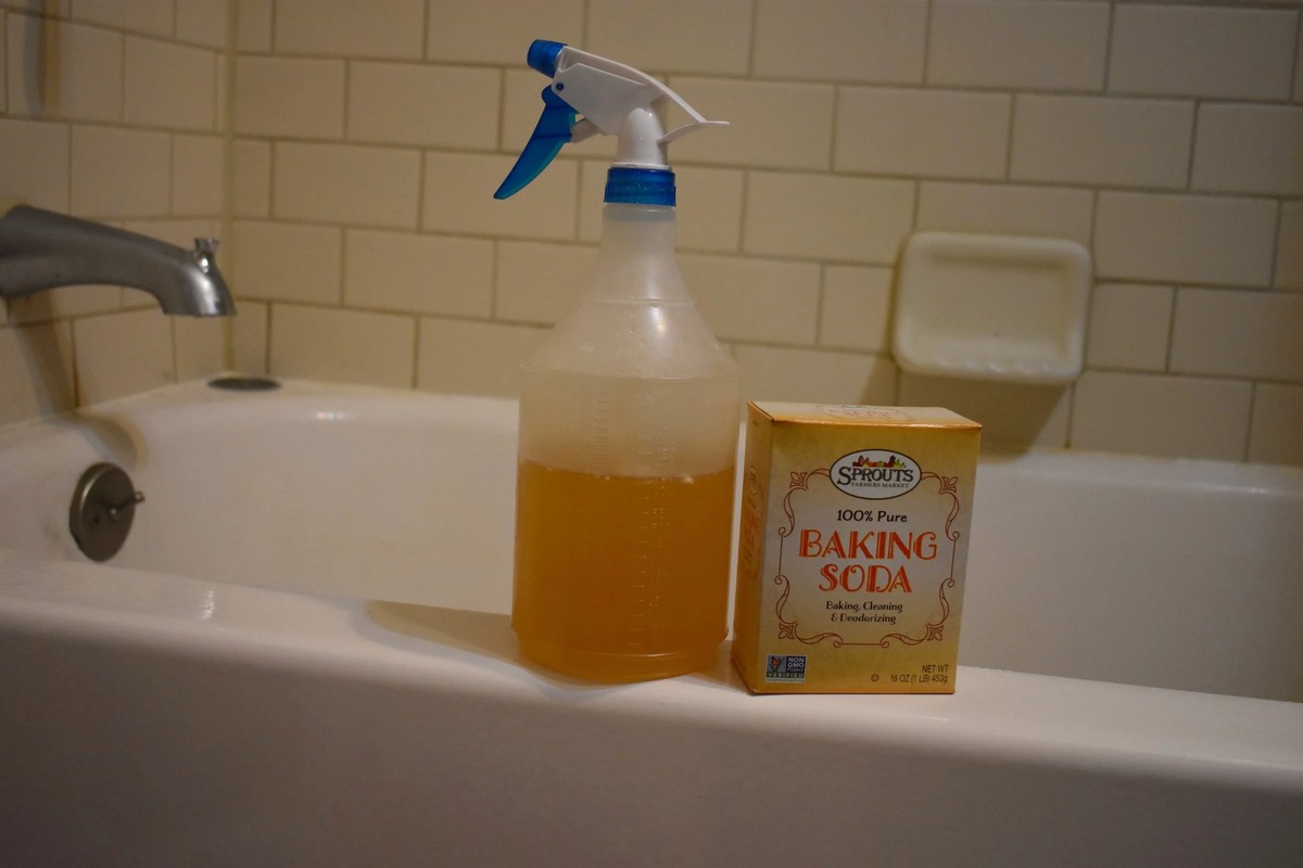 Natron und Zitrone: Wie Sie ohne Chemie Ihre Badewanne wieder zum Glänzen bringen