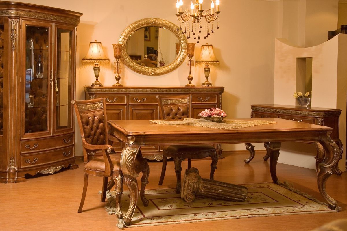 Olivenöl auf Holzmöbeln: Der 2-Euro-Trick gegen Kratzer und Flecken