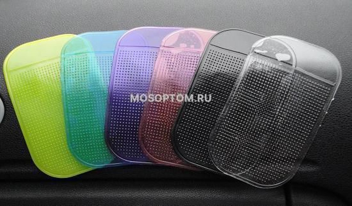 Plastikfolie unter den Teppich: Darum rutscht er nie wieder - image 1