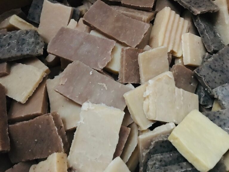 Seifenreste sammeln: Der Trick für gratis Haushaltsreiniger