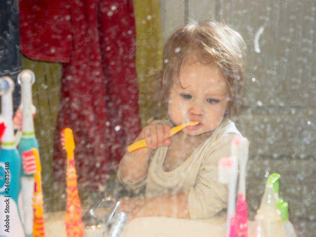 Zahnpasta auf dem Spiegel? So werden Kratzer unsichtbar