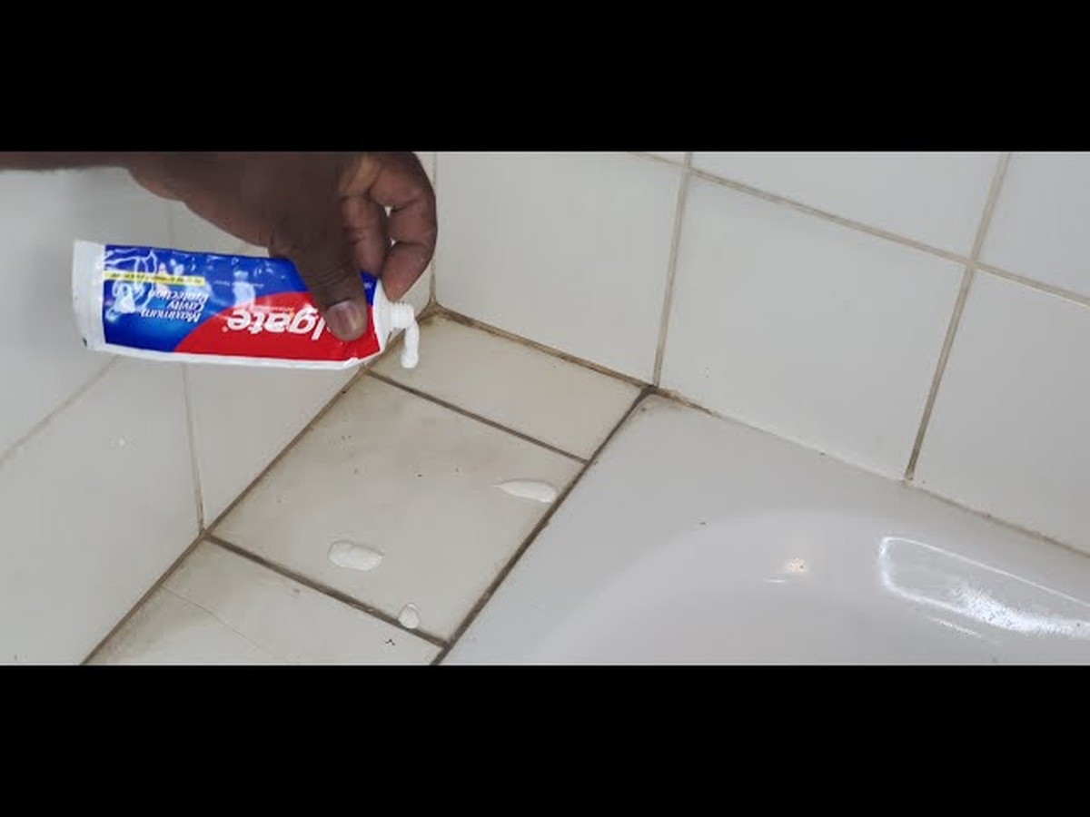 Zahnpasta auf Fliesen: Warum Heimwerker diesen Hack nicht mehr missen möchten