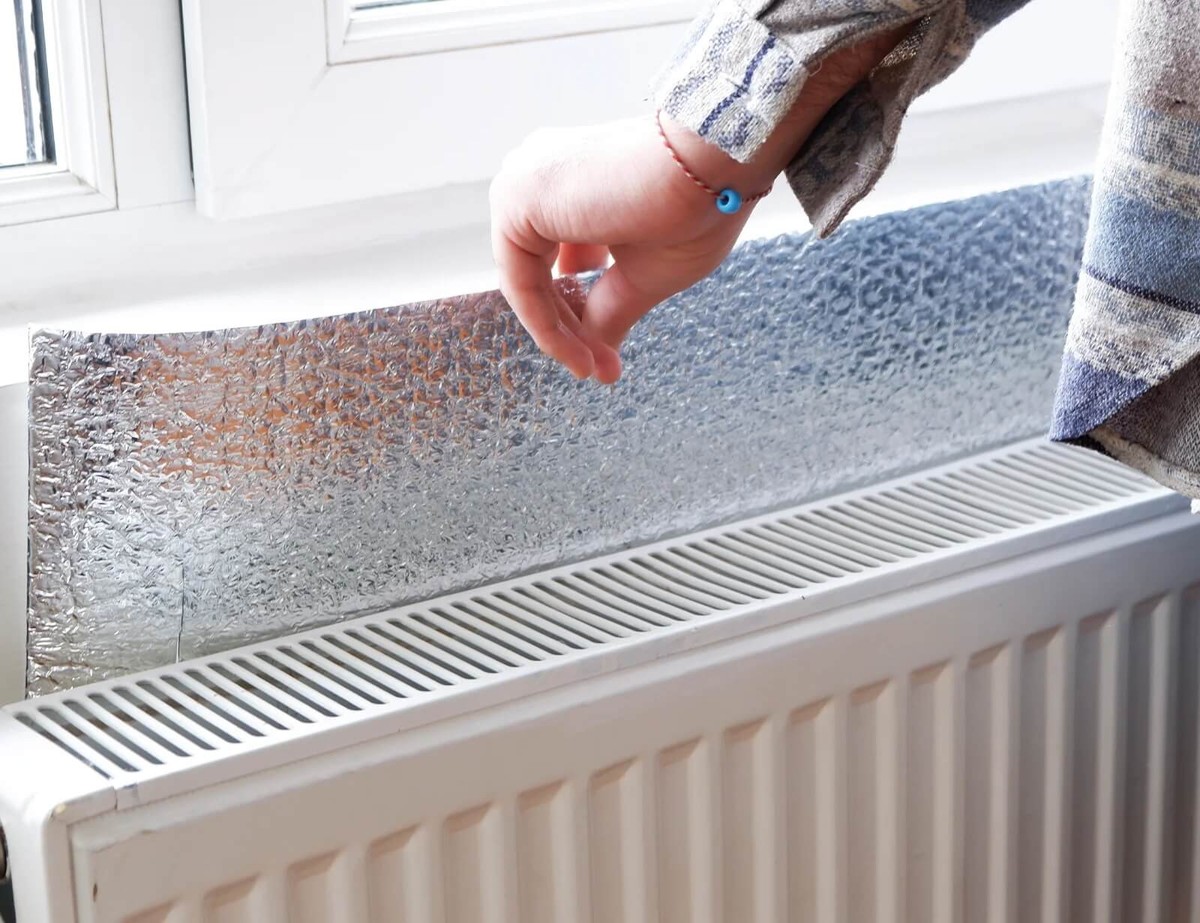 Alufolie hinterm Fensterrahmen: Wie Sie Wärmeverluste um 25% senken - image 1