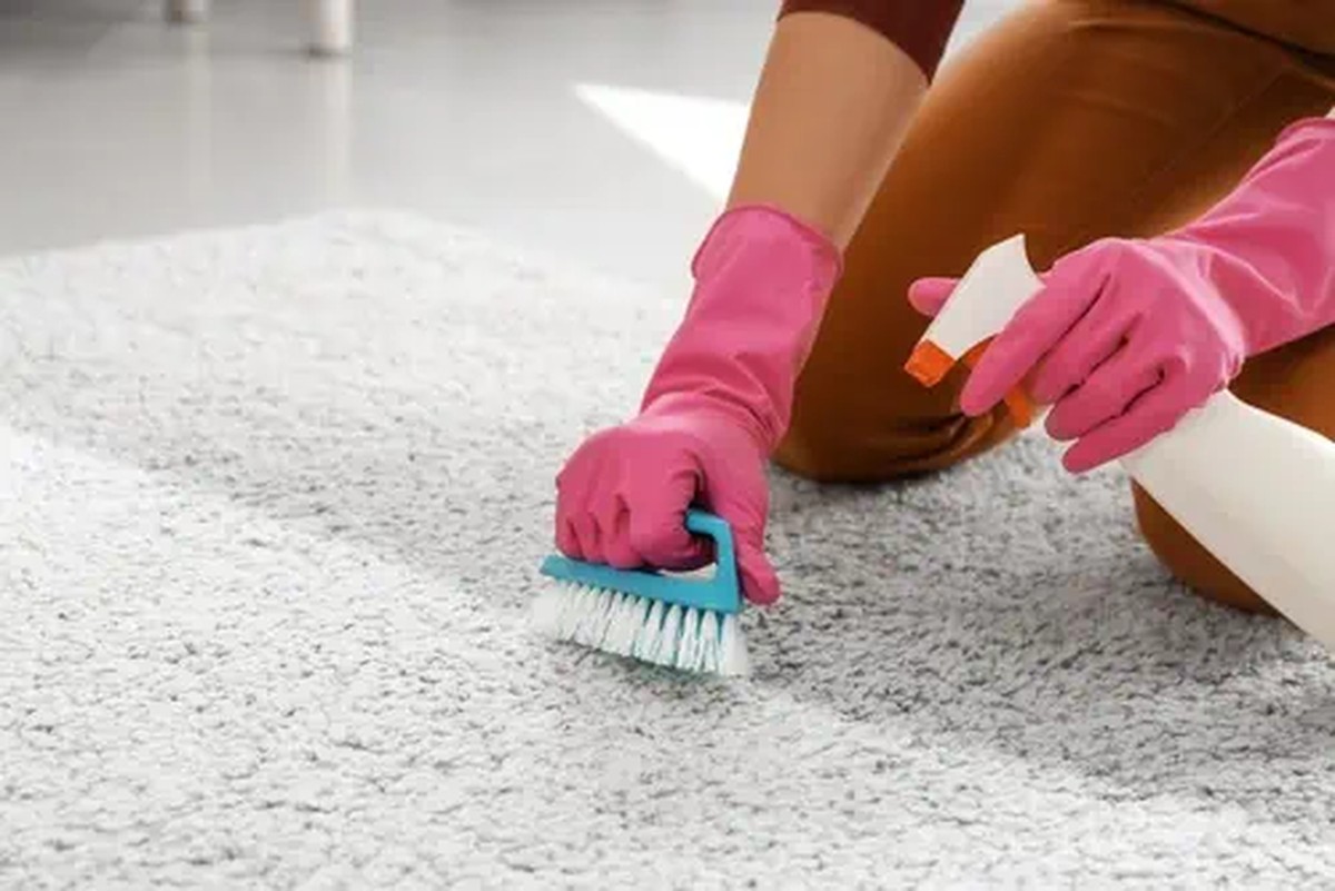 Backnatron auf dem Teppich: Das 10-Minuten-Trick gegen Gerüche - image 2