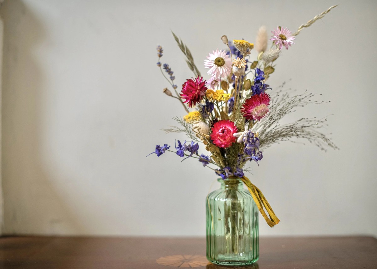 Essig im Blumenwasser verdoppelt die Haltbarkeit – aber nicht, wie Sie denken - image 1