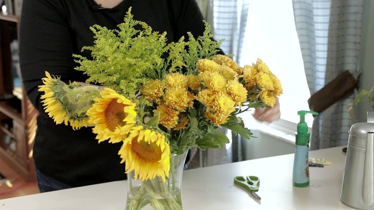 Essig im Blumenwasser verdoppelt die Haltbarkeit – aber es gibt einen Haken - image 2