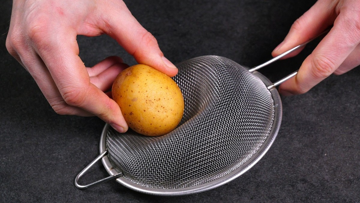 Kartoffelschalen als Topfreiniger – warum Profis das wissen - image 1