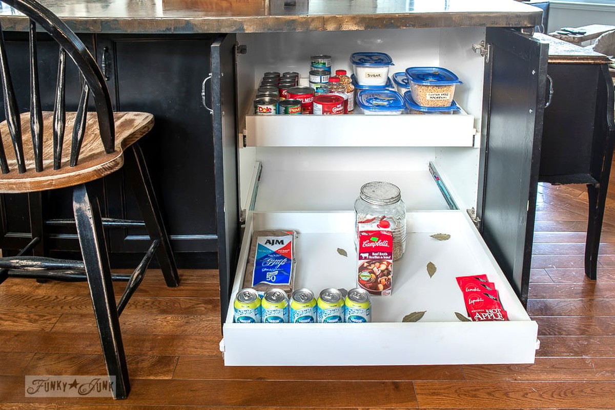 Lorbeerblätter ins Mehl – das 150 Jahre alte Geheimnis gegen Vorratsmotten